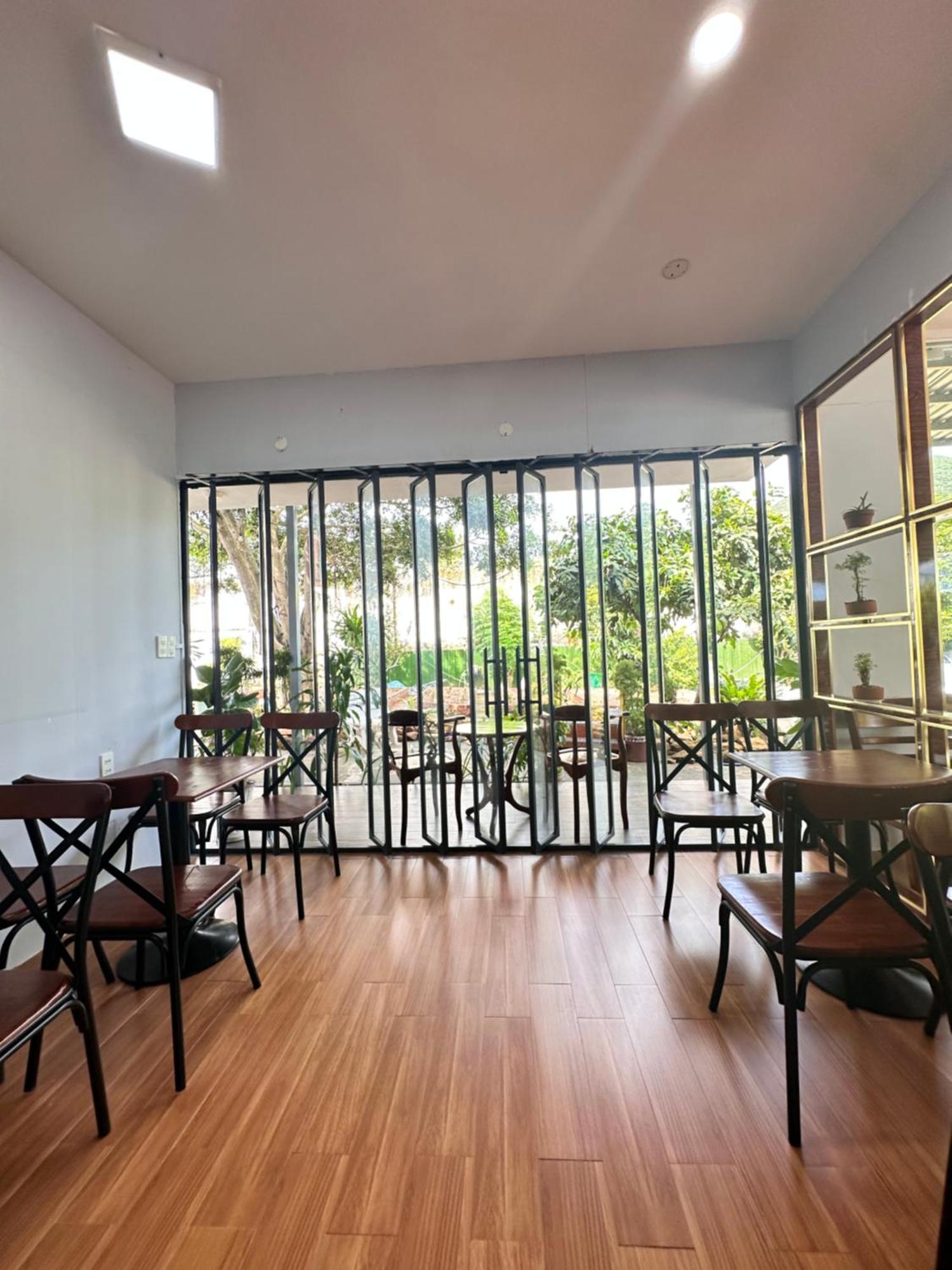 Bungalow Hotel Chi Khu Co Ong Eksteriør billede